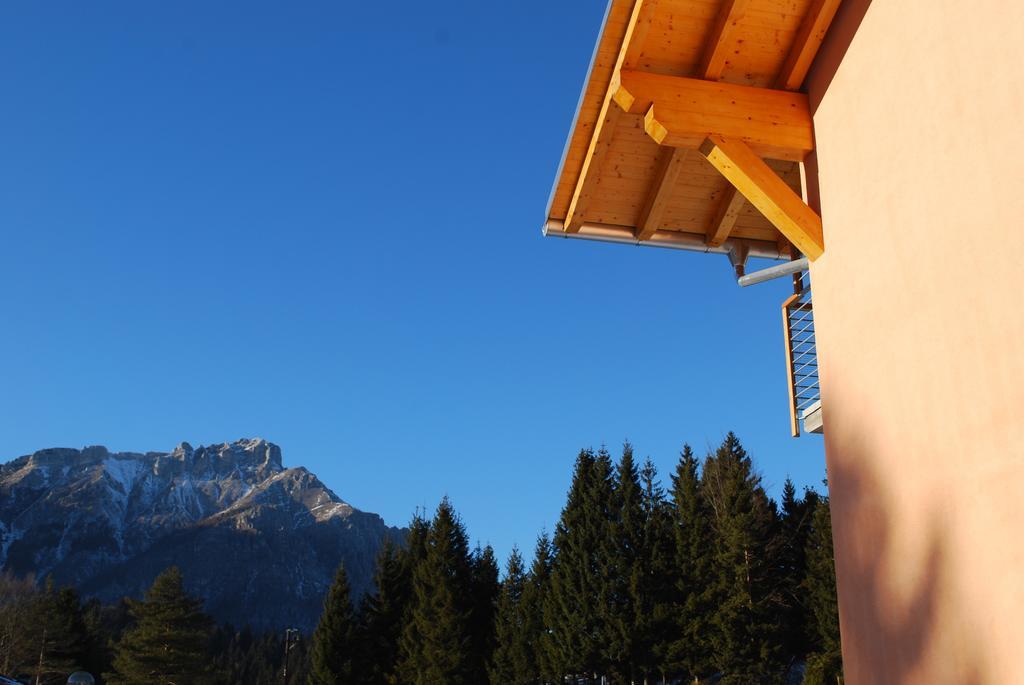 Hotel Elbele Garni Folgaria Exteriör bild