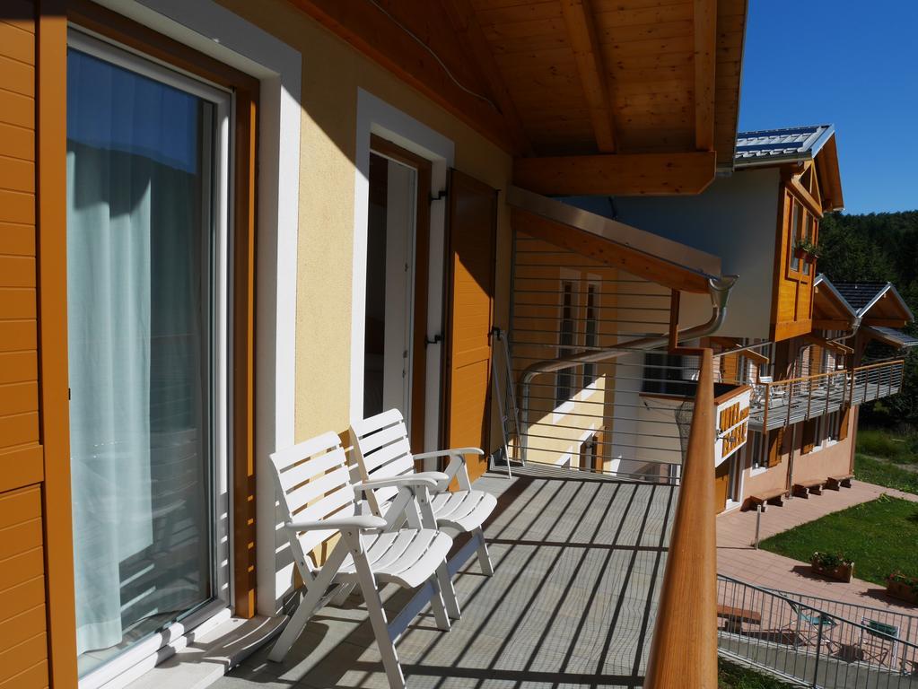 Hotel Elbele Garni Folgaria Exteriör bild