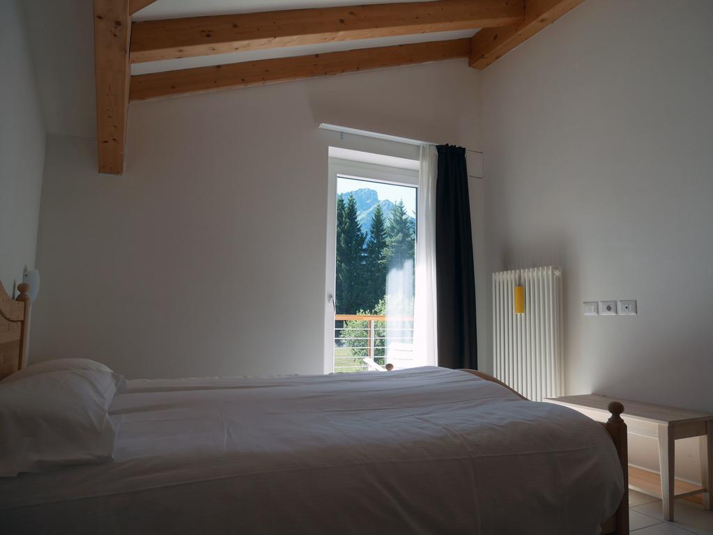 Hotel Elbele Garni Folgaria Exteriör bild