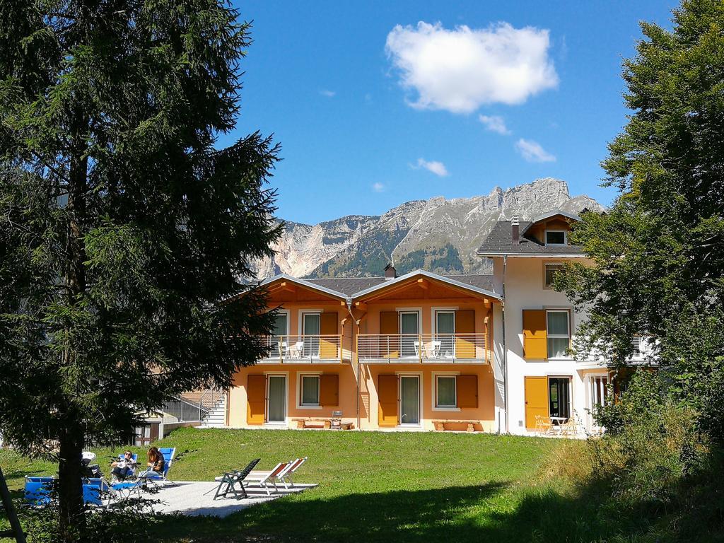 Hotel Elbele Garni Folgaria Exteriör bild